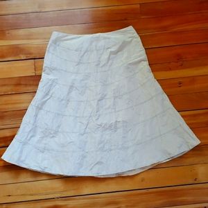 Skirt with zipper back